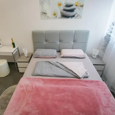 Toni Apartment Nin