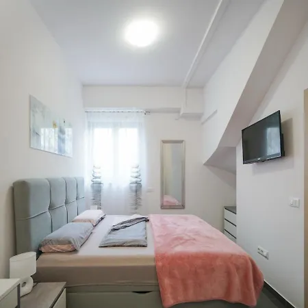 Toni Apartment Nin